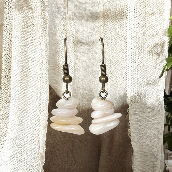 5 For $25💫Cream Agate Dangles Earrings - Picture 1 of 7